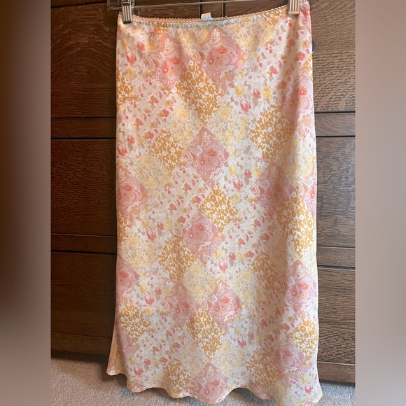 Fumblin’ Foe Dresses & Skirts - Vintage floral midi skirt
